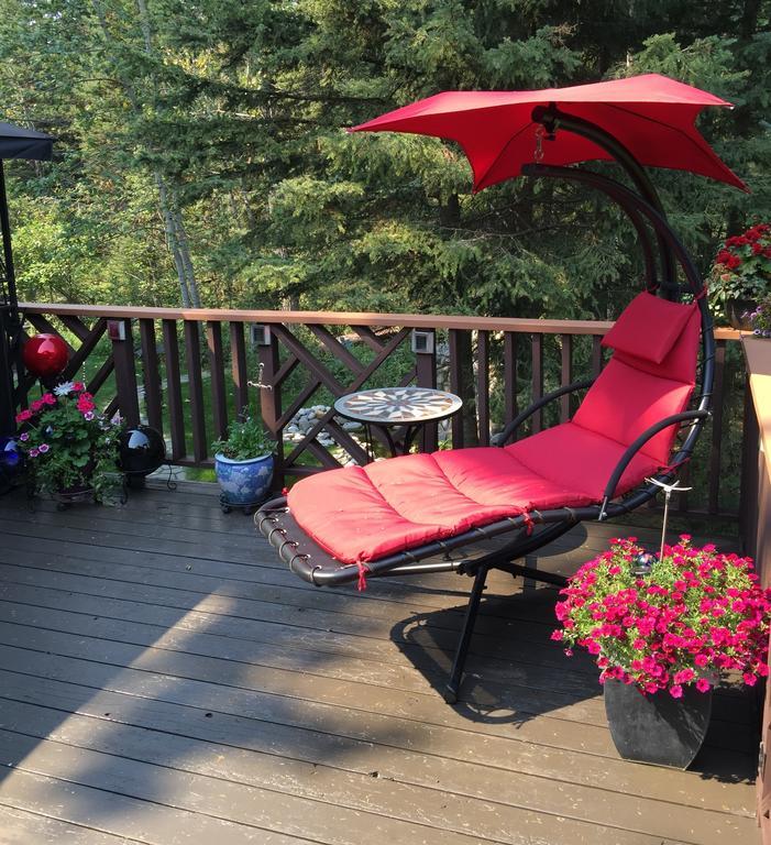 Redwood Meadows Bed And Breakfast Bragg Creek Екстер'єр фото
