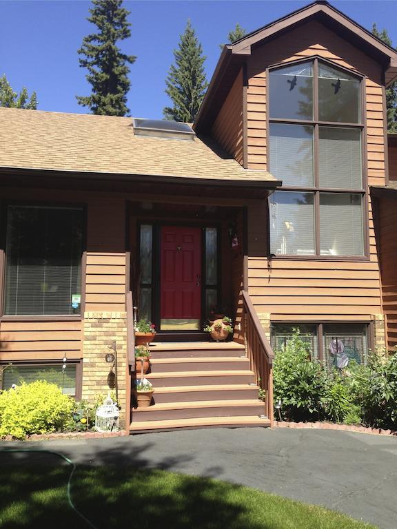 Redwood Meadows Bed And Breakfast Bragg Creek Екстер'єр фото