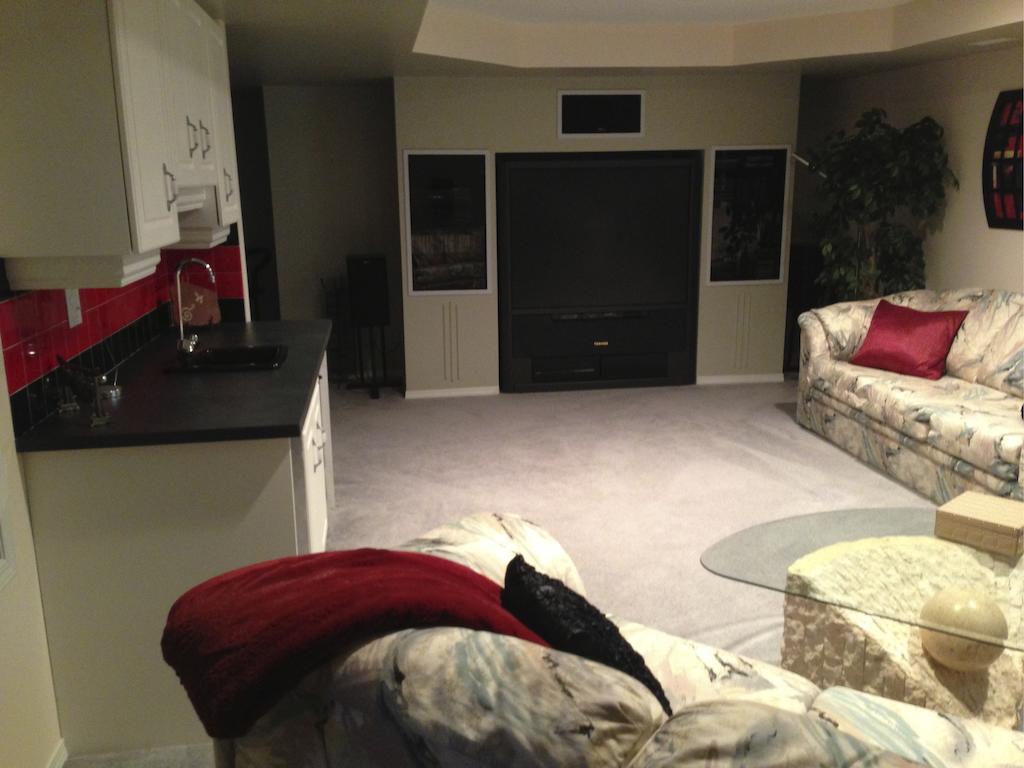 Redwood Meadows Bed And Breakfast Bragg Creek Екстер'єр фото