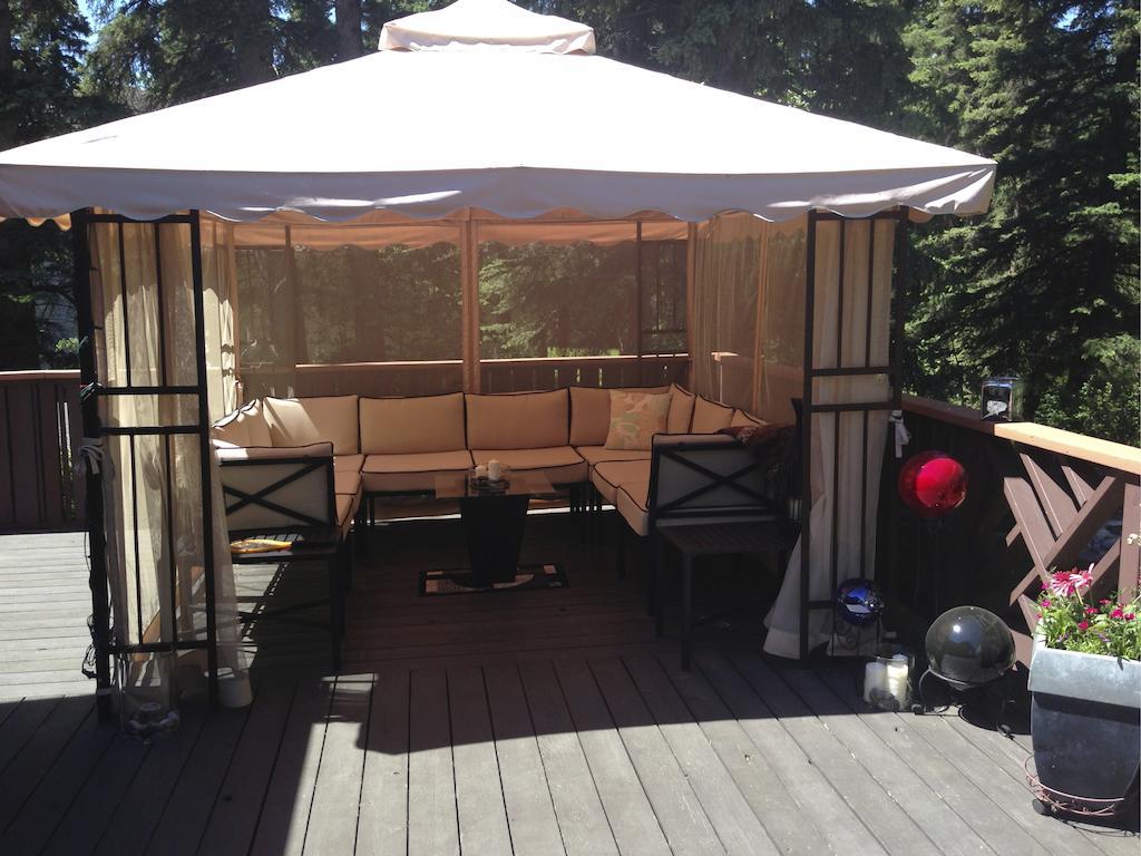 Redwood Meadows Bed And Breakfast Bragg Creek Екстер'єр фото